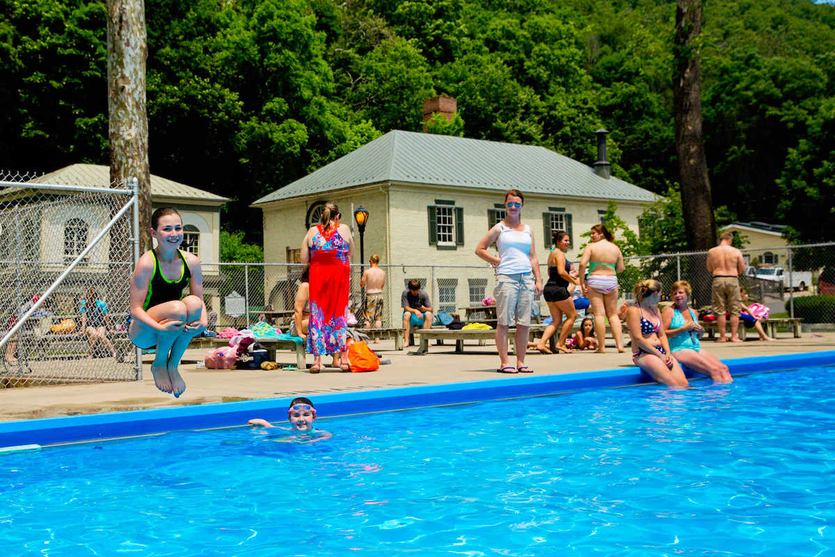 Berkeley Springs State Park West Virginia State Parks West Virginia
