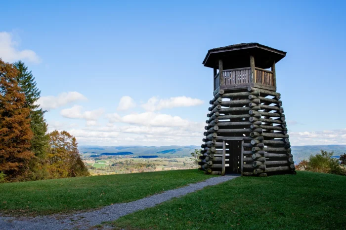Wide shot of the lookout at Droop Mountain Battlefield State Park